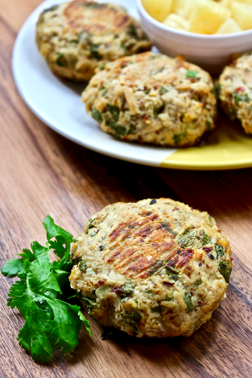 Hawaiian Tuna Burgers | Fruity, fresh, and flavorful! These Hawaiian Tuna Burgers are full of clean, lean protein and bursting with tropical flavor. Gluten-free, paleo, and low in fat, these patties will become your new go-to whenever a burger craving strikes.