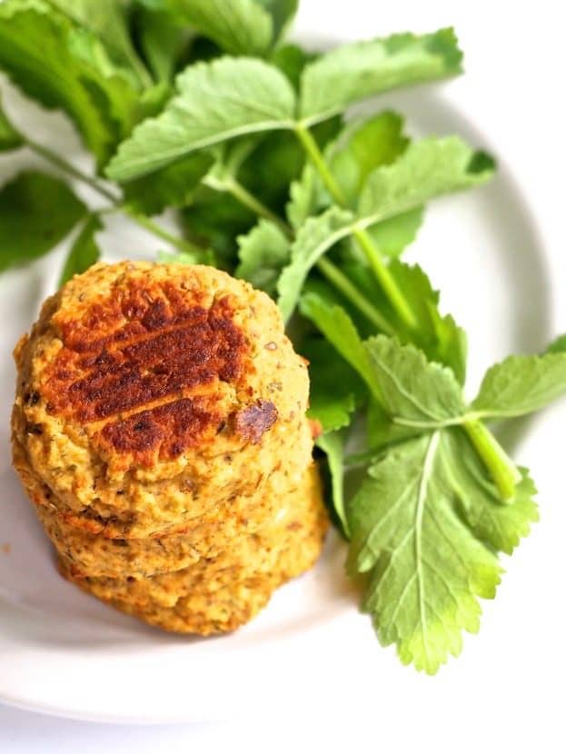 Oil-Free Vegan Falafel | Perfectly spiced lentil patties that are baked instead of deep-fried! This healthy, vegan alternative to traditional falafel is full of plant-based protein and FLAVOR. A traditional middle-eastern favorite with a delicious modern twist!