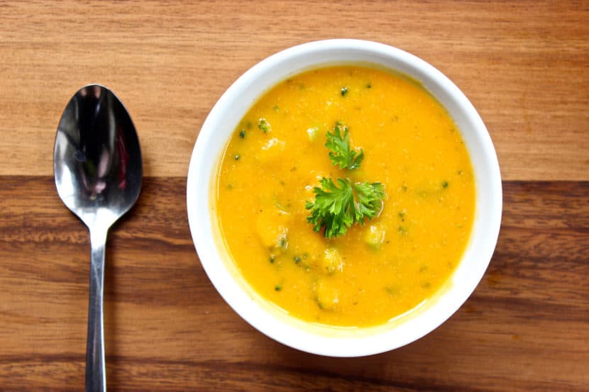 HCLF Vegan Cheddar Broccoli Soup | Healthy Helper @Healthy_Helper 