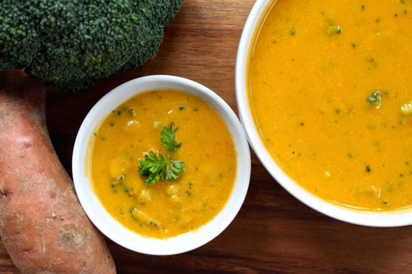 HCLF Vegan Cheddar Broccoli Soup | Healthy Helper @Healthy_Helper 