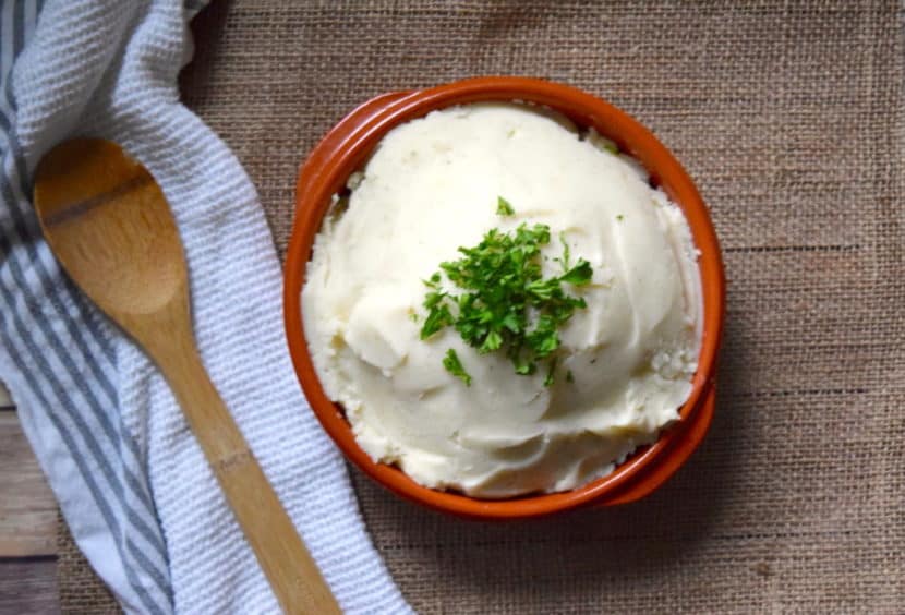 Roasted Garlic Mashed Potatoes | Healthy Helper @Healthy_Helper