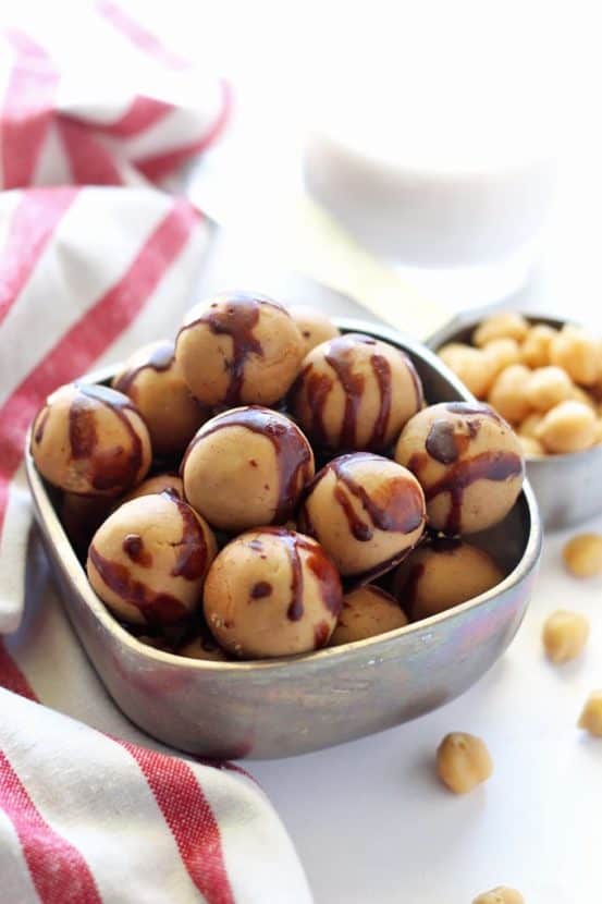 Chocolate Covered Chickpea Protein Balls | Healthy Helper @Healthy_Helper 