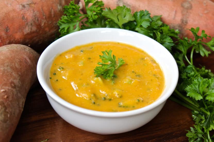 HCLF Vegan Cheddar Broccoli Soup | Healthy Helper @Healthy_Helper