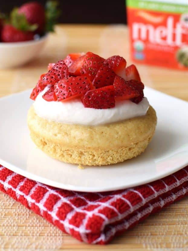 Baked Strawberry Shortcake Donuts | Healthy Helper @Healthy_Helper