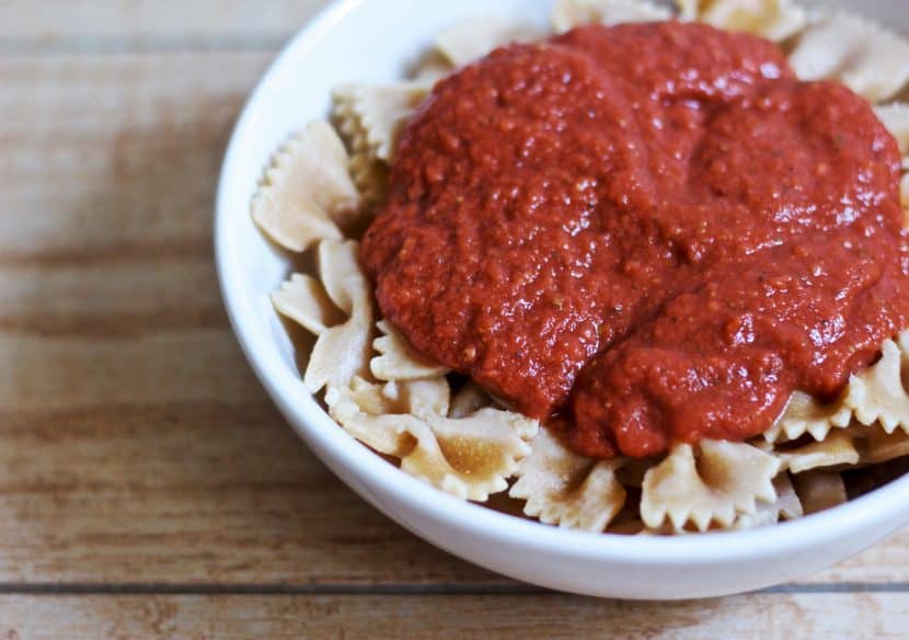 Tomato Avocado Pasta Sauce | Healthy Helper @Healthy_Helper Creamy, delicious pasta sauce made with fresh, whole food ingredients! Avocados are the star of this raw, vegan Tomato Avocado sauce and lend their creamy consistency to make it extra rich tasting! Gluten-free, oil-free, and perfect for topping your favorite pasta with.