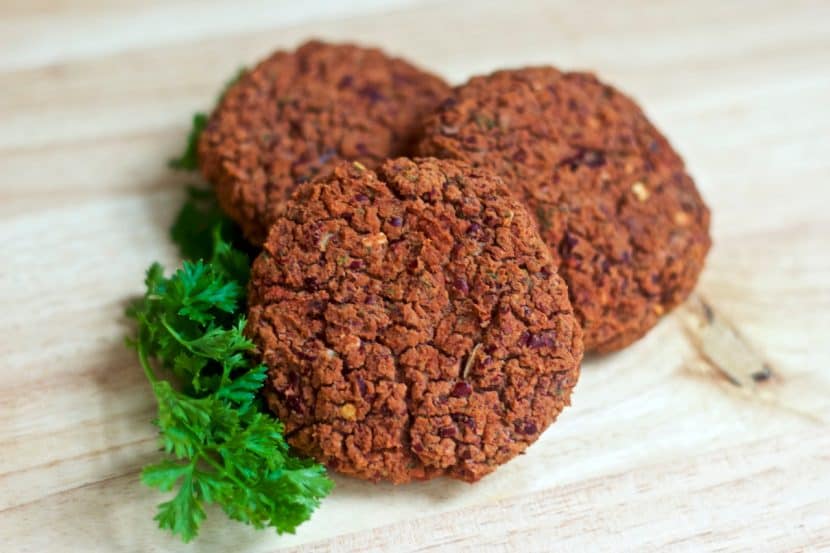 Cheesy Italian Bean Burgers | Healthy Helper @Healthy_Helper A cheesy, savory spin on classic plant-based patties! These perfectly spiced bean burgers are full of flavor, vegan, and gluten-free. They're also low-fat and low-cal! A great option for a meatless family meal!