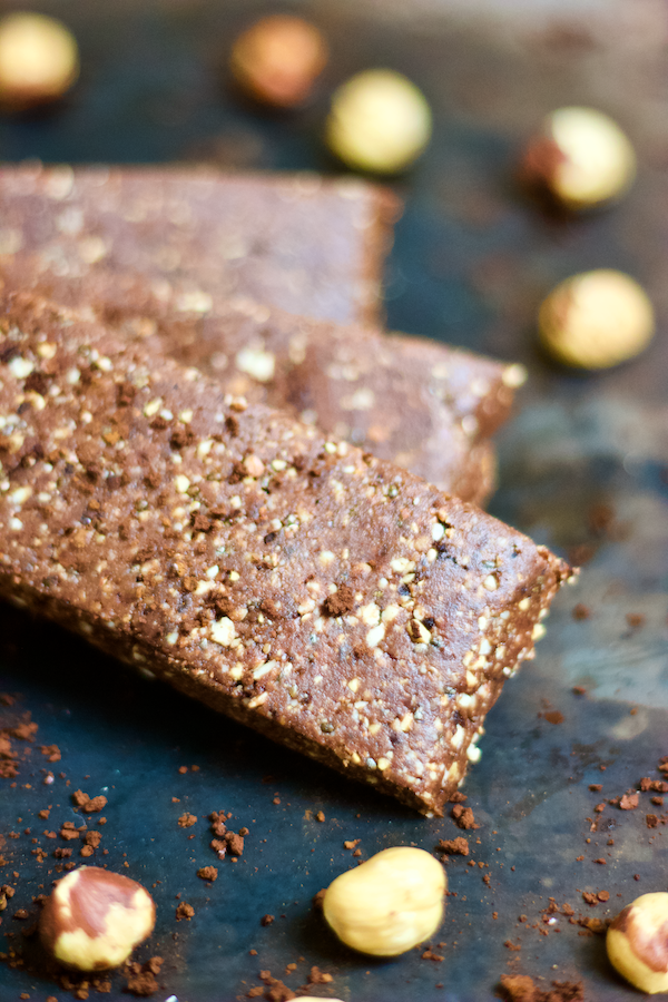 Copycat Hazelnut Coffee Maca Thunderbird Bars | Aromatic coffee combines with rich chocolate, hazelnuts, and superfood maca for the ultimate energy bar! Raw, vegan, gluten-free, and no added sugar, these copycat bars taste just like your favorite Thunderbird bar. 