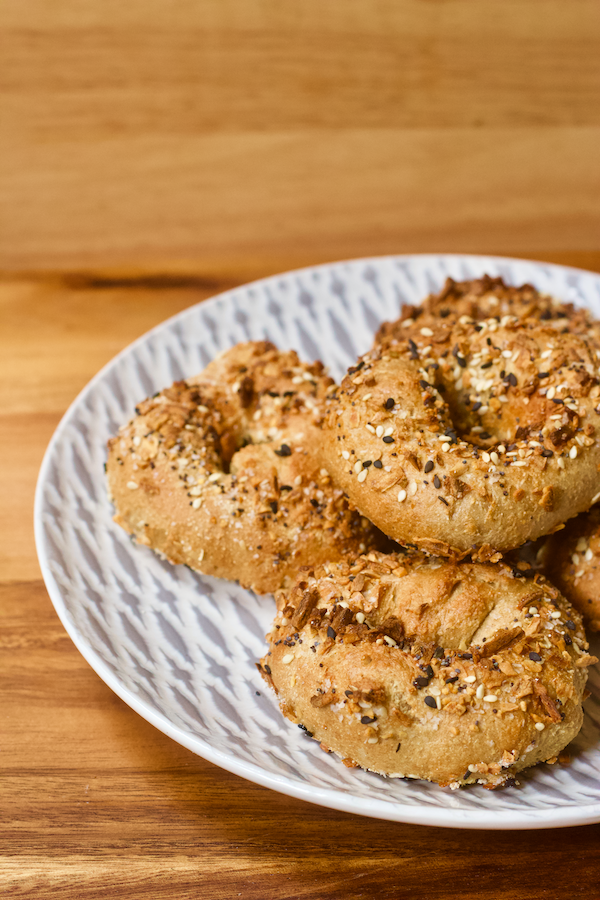  Vegan Everything Air-Fryer Mini Bagels | Your favorite salty n' savory Everything bagels gone vegan and gluten-free! Made in the Air Fryer, these healthy, whole grain bagels are low-fat, high-protein, oil-free, and require no boiling/baking. Easy to make and SO delicious with your favorite vegan cream cheese spread.