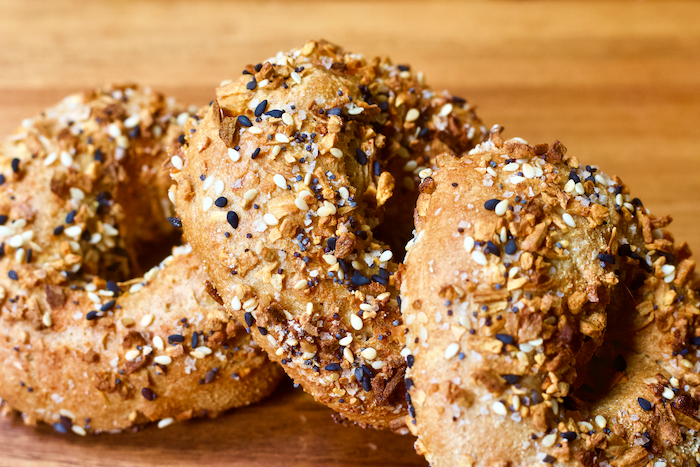 Vegan Everything Air-Fryer Mini Bagels | Your favorite salty n' savory Everything bagels gone vegan and gluten-free! Made in the Air Fryer, these healthy, whole grain bagels are low-fat, high-protein, oil-free, and require no boiling/baking. Easy to make and SO delicious with your favorite vegan cream cheese spread.