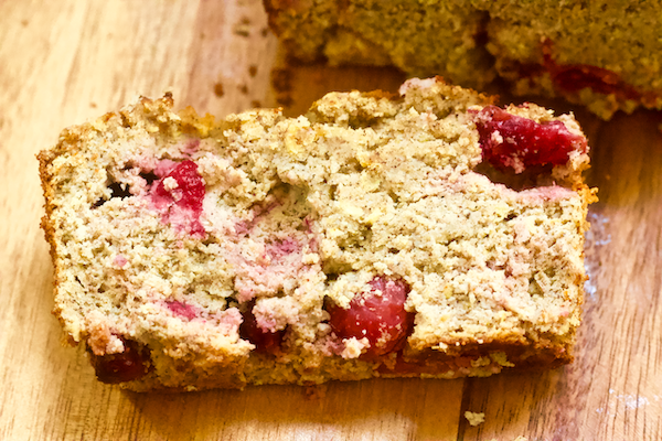 Paleo Cranberry Orange Bread | A low-carb, grain-free Cranberry Orange Bread that has no added sugar and paleo-friendly. A perfect sweet snack or satisfying breakfast.