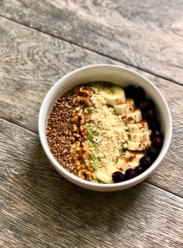 Green Smoothie Overnight Oats | The perfect combination of two healthy breakfasts...overnight oats and a green smoothie! High fiber, vegan, gluten-free, and no added sugar. Full of nutrients to keep you going all day long.