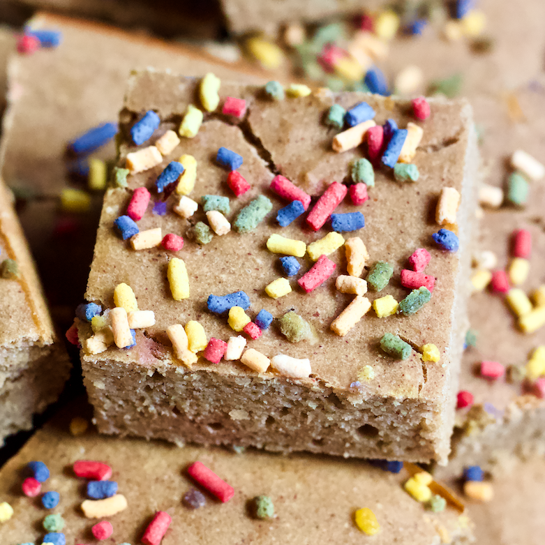 Sweet Cinnamon Cake Bars [dairyfree + glutenfree] • Healthy Helper
